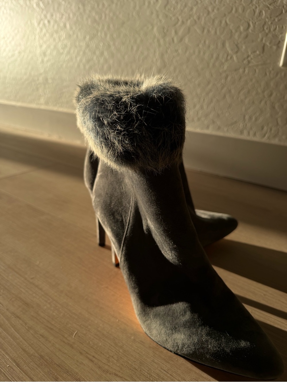 ANTONIO MELANI Gray Suede Pointed-Toe Ankle Boots with Faux-Fur Cuff